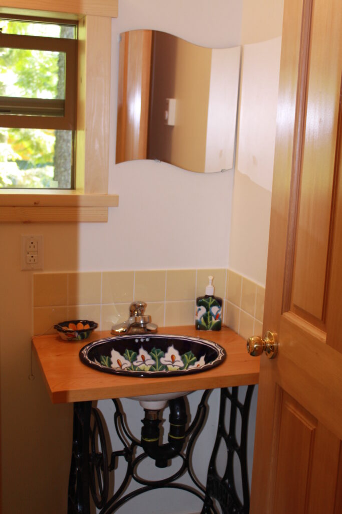 Mexican sink Kootenay Lake Wedgwood estate cabins